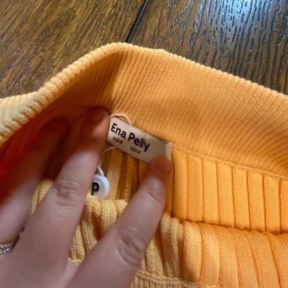 Ena Pelly Orange Ribbed Flare Pants Size 4 B17 - Picture 2 of 2